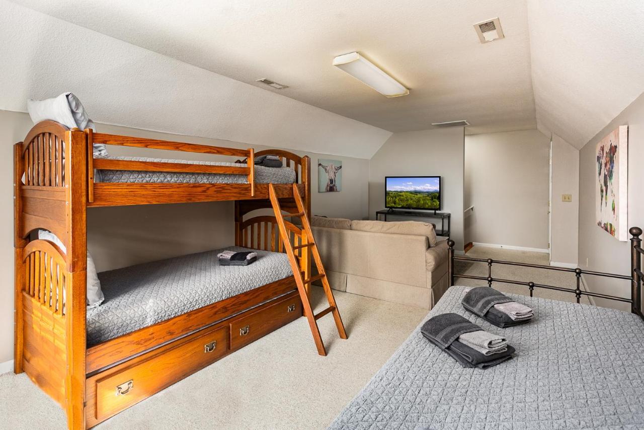 Brook Knoll - New! Beautiful Mtn Retreat W/Pool Near Asheville! 웨버빌 외부 사진